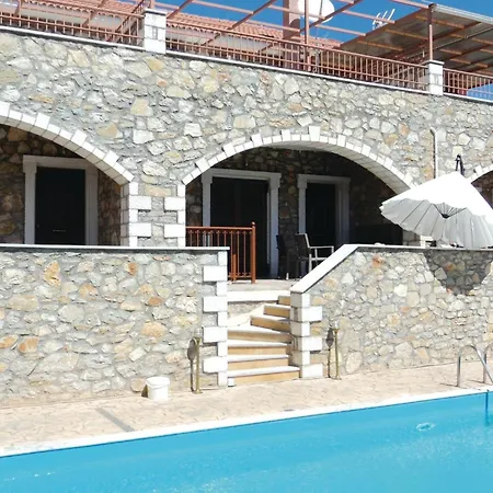 3 Bedroom Lovely In Paralio Astros