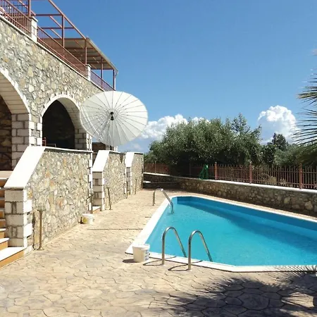 3 Bedroom Lovely In Paralio Astros Vakantiehuis Koutroufa