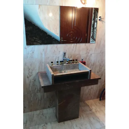 2 Bedroom Amazing Home In Paralio Astros Feriehus