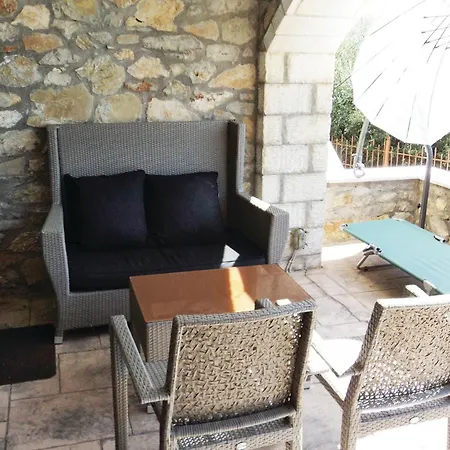 3 Bedroom Lovely In Paralio Astros Vakantiehuis Koutroufa